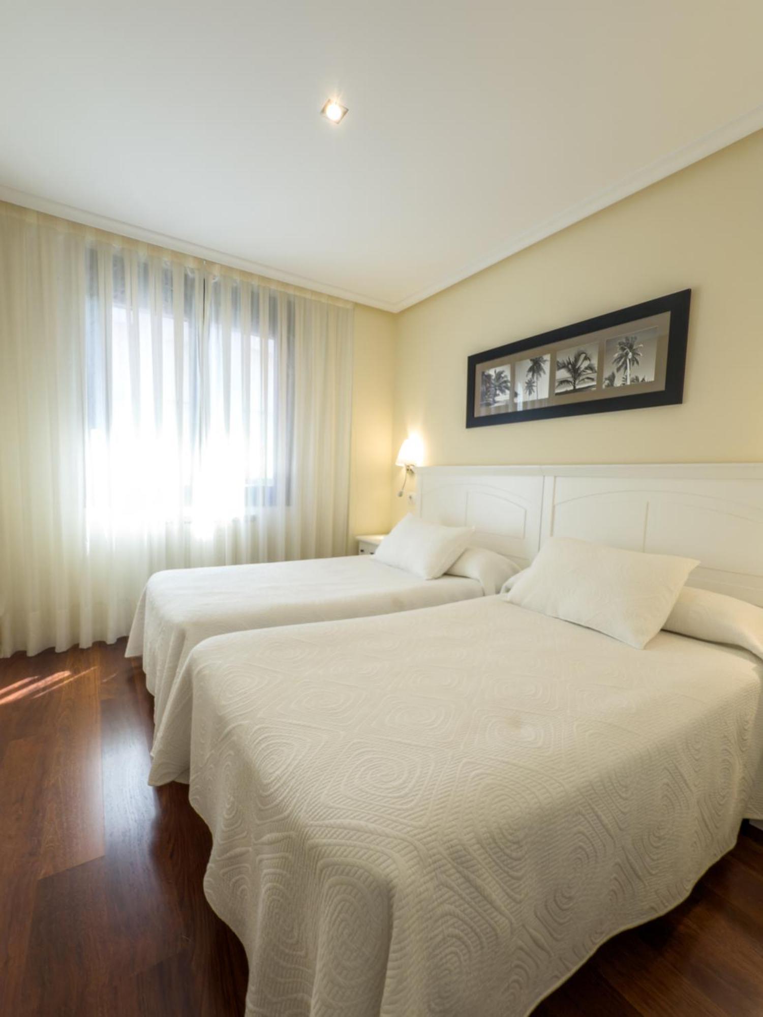 Apartamentos Verdemar Llanes Exteriér fotografie